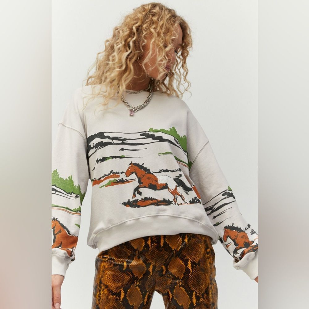 Daydreamer sweater in size large